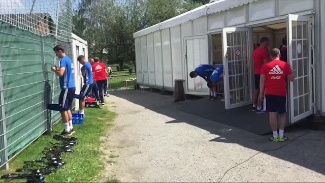 Сборная России тренируется в тренажерном зале