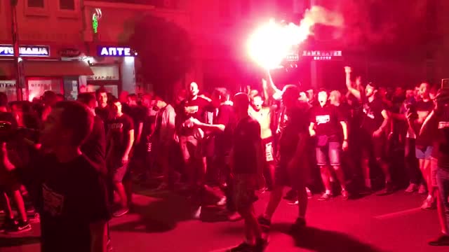 Шествие фанатов «Вардара» по Скопье