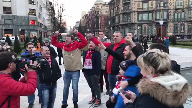 Фанаты «Спартака» собираются в центре Бильбао