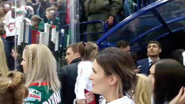 Жёны и подруги хоккеистов «Ак Барса» выходят на лёд