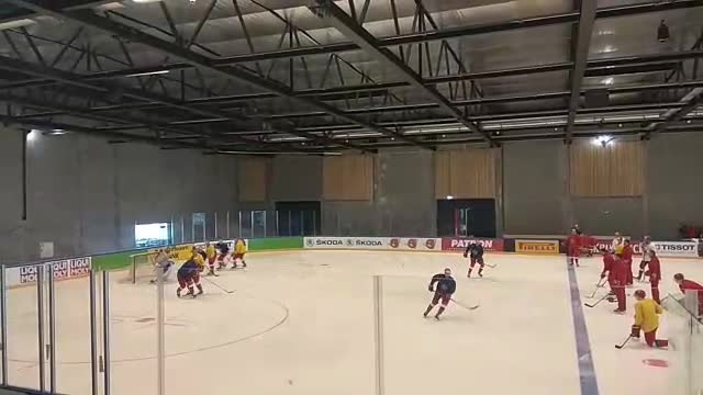 Сборная России тренируется накануне матча с Австрией на ЧМ-2018