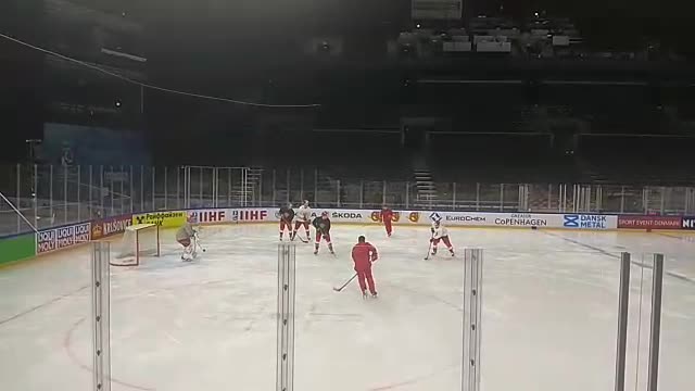 Тренировка сборной России по хоккею перед матчем с канадцами