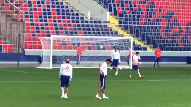 Акинфеев в порядке на тренировке сборной России