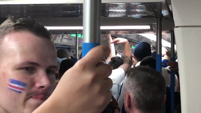 Аргентинцы качают поезд