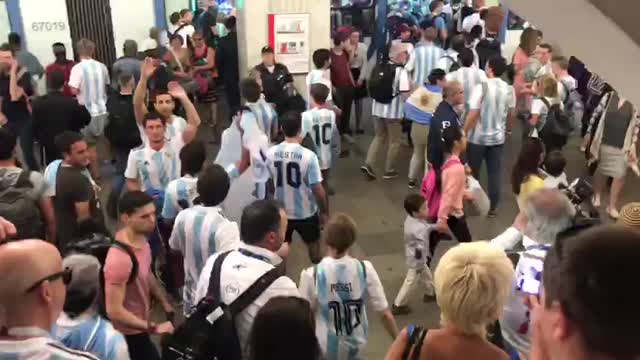 Аргентинцы захватили московское метро