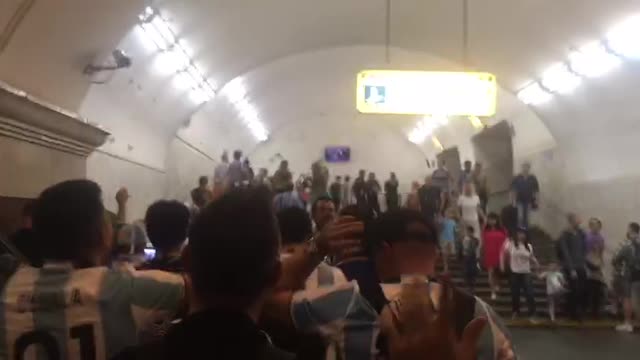 Аргентинцы в ударе в московском метро