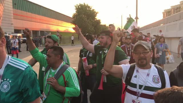 Мексиканские болельщики скандируют: Россия! Россия!