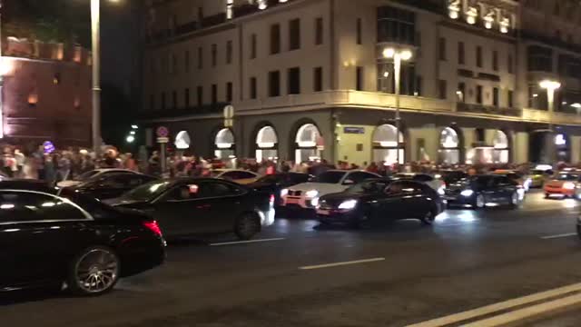 Автомобилисты радуются победе России