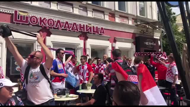 Хорваты поют национальные песни в центре Нижнего Новгорода