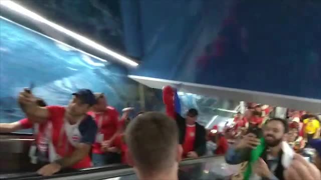 Болельщики сборной Коста-Рики в метро Санкт-Петербурга
