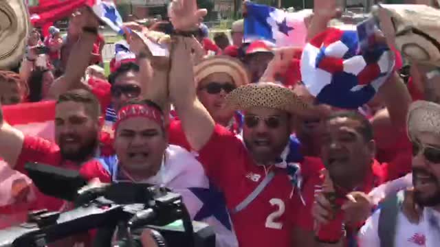 Болельщики сборной Панамы поют песни