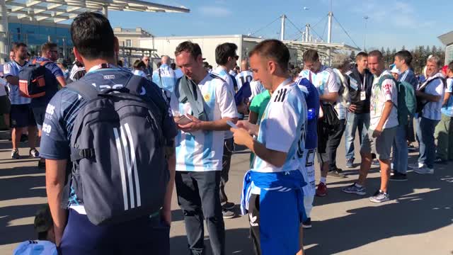 Аргентинцы приехали поддержать сборную в Питер. Их очень много!