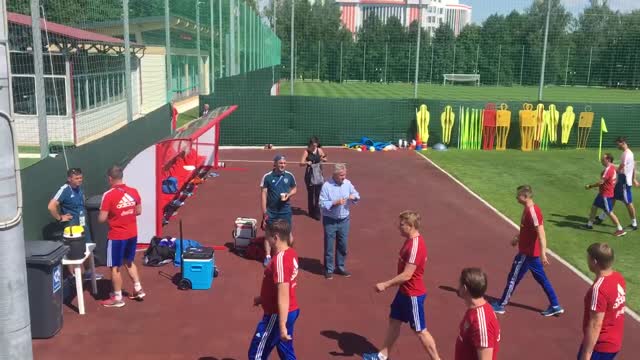 Гус Хиддинк посетил тренировку сборной России в Новогорске
