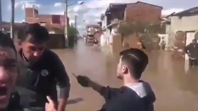 Азмун помог пострадавшим от наводнения в Иране