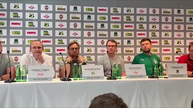 Кононов шутит на пресс-конференции перед турниром в Австрии