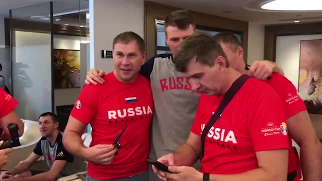 Болельщики с игроками сборной России