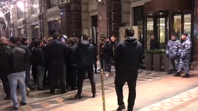 Дагестанцы ждут Макгрегора у отеля