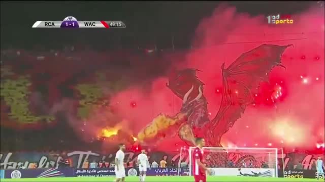 Потрясающий огненный перформанс марокканских фанатов