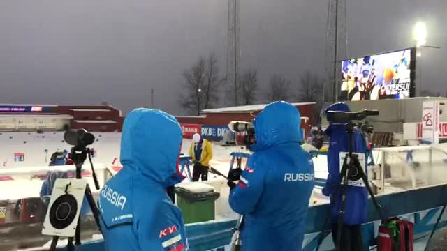 Тренирока мужской сборной России проходит под проливным дождём