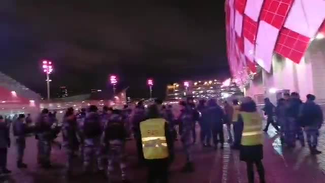 Фанаты «Ростова» покидают стадион
