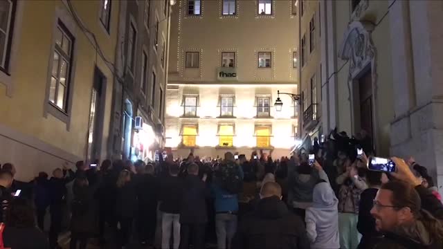 Около 300 фанатов «Зенита» организовали проход по Лиссабону