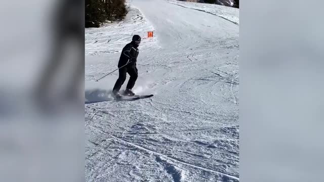 Слуцкий упал, катаясь на горных лыжах