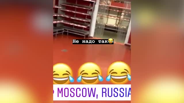 Жена Адриано показала пустые полки в магазине