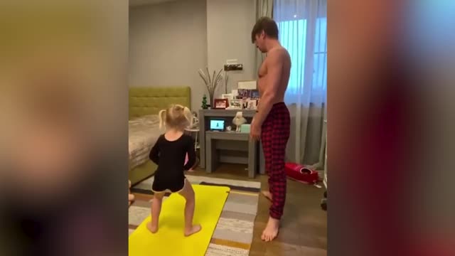 Алексей Ягудин занимается хореографией с младшей дочерью