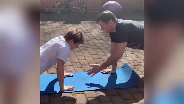 Олимпийский чемпион Немов показал упражнения для тренировки дома