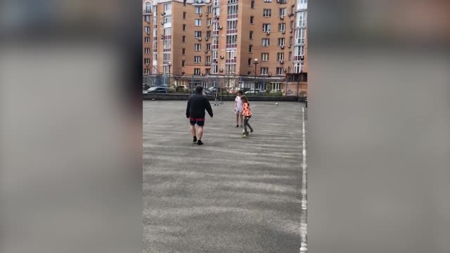 Дочь Алиева играет в футбол