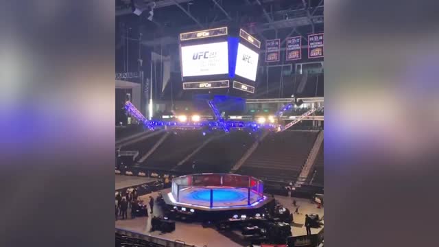Дэна Уайт показал, как выглядит арена UFC 249
