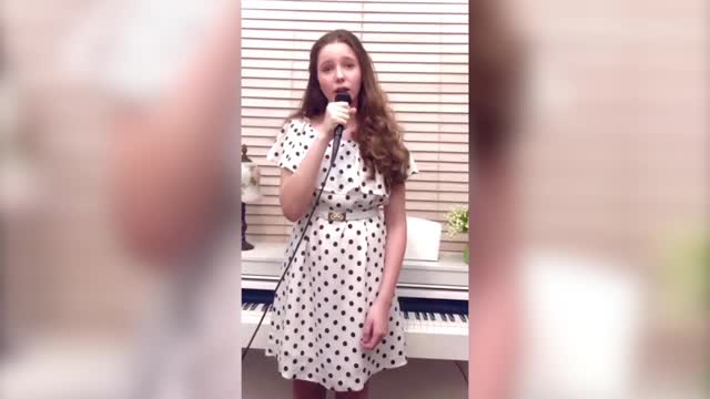 Дочь Алдонина спела песню ко Дню Победы