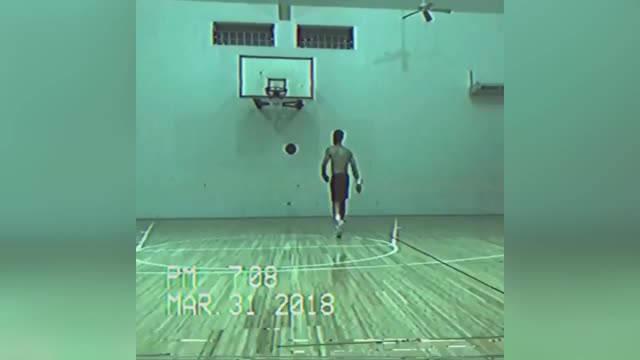 Джокович показал архивное видео с игрой в баскетбол