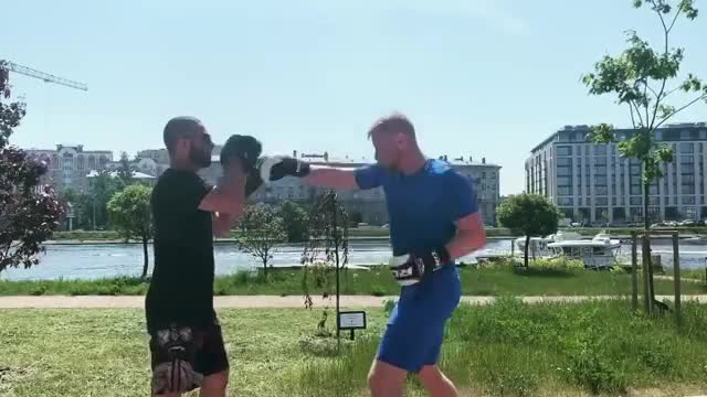 Малафеев провел боксерскую тренировку