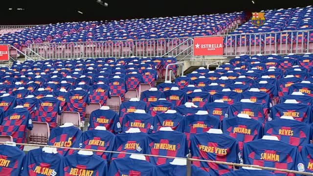 3000 футболок фанатов «Барселоны» заняли места на стадионе клуба