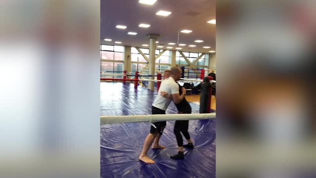 Никита Мазепин показал свою тренировку по борьбе