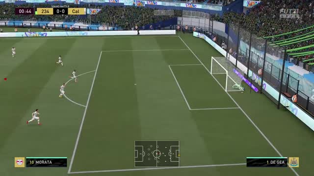 FIFA 21: мяч завис под перекладиной