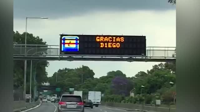 Прощание с Марадоной на автострадах Аргентины