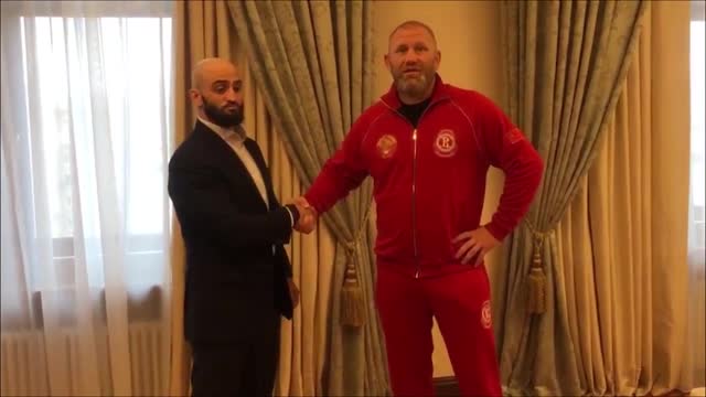 Примирение бойцов Адама Яндиева и Сергея Харитонова