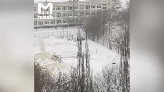 В Москве рухнуло надувное здание теннисного корта