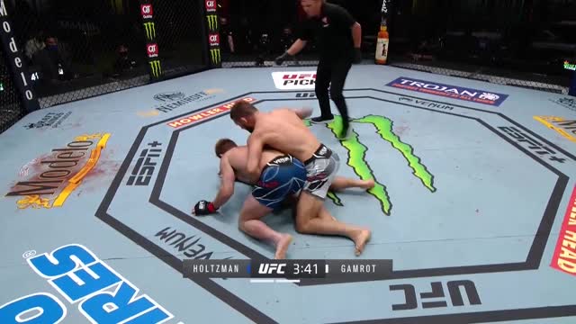 UFC Вегас 23: Скотт Холцман (США) vs Матеуш Гамрот (Польша)