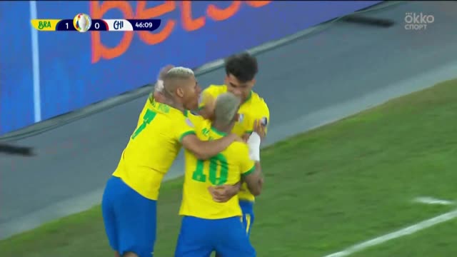 1:0. Пакета (Бразилия) забивает после ошибки защитника