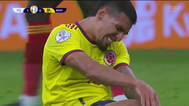 1:1. Диас (Колумбия) забивает после отличного рывка