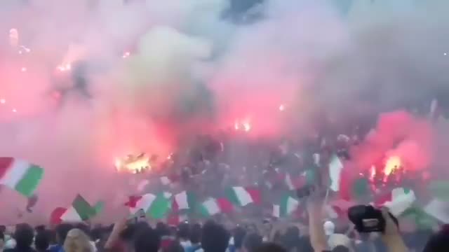 Сумасшествие итальянских фанатов в Риме перед финалом Евро-2020