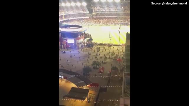 В США бейсбольный матч остановили из-за стрельбы у стадиона