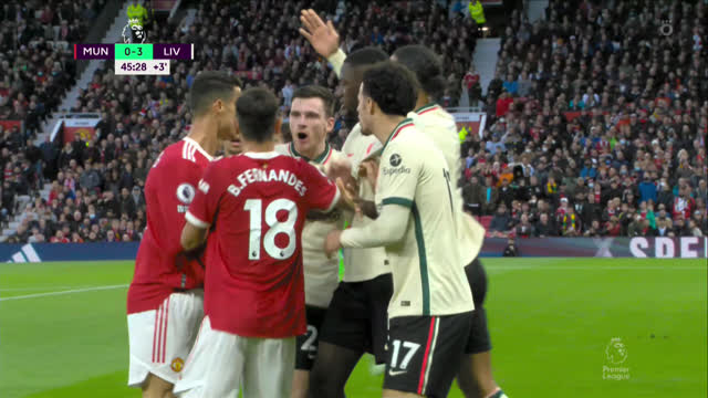 Роналду («Манчестер Юнайтед») грубо обошелся с Джонсом