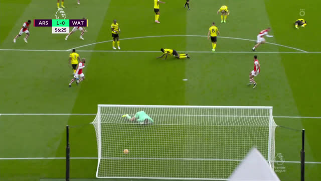 1:0. Смит-Роу («Арсенал») забивает из полукруга у штрафной