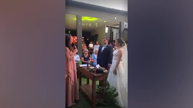 Жених и невеста узнали во время свадьбы о победе Хэмилтона