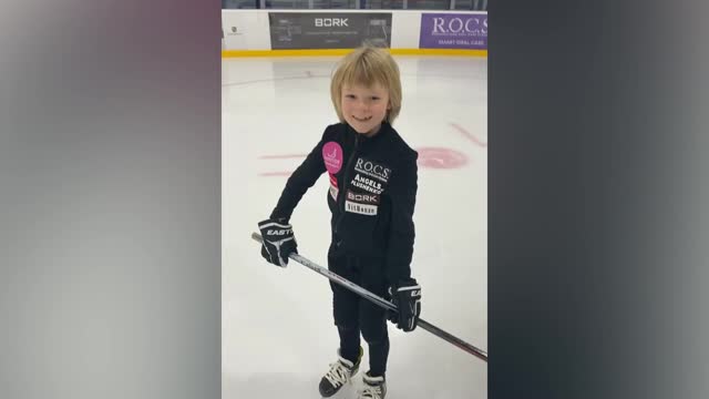 Сын Евгения Плющенко играет в хоккей