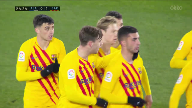 «Барселона» обыграла «Алавес» благодаря голу в концовке